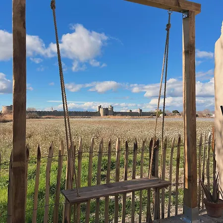 Loveness & Bed & Breakfast