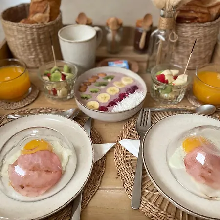 Bed & Breakfast Loveness & Aigues-Mortes