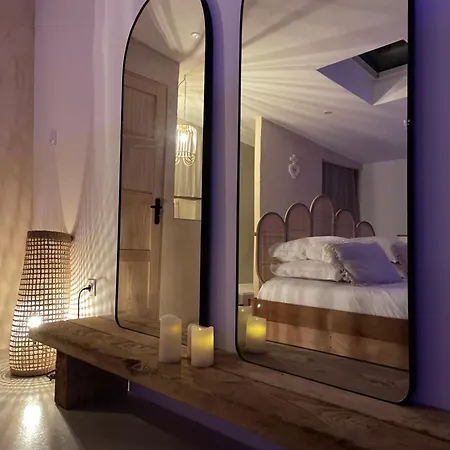 Loveness & Bed & Breakfast Aigues-Mortes