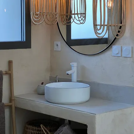 Loveness & Bed & Breakfast *